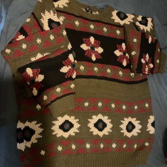 Fall knitted sweater size Medium - Picture 8 of 11